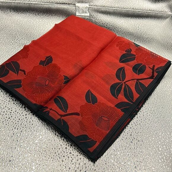 Junko Koshino 16x16 Square Scarf Red Black Floral Asian Inspired Summer Coastal - Picture 6 of 7